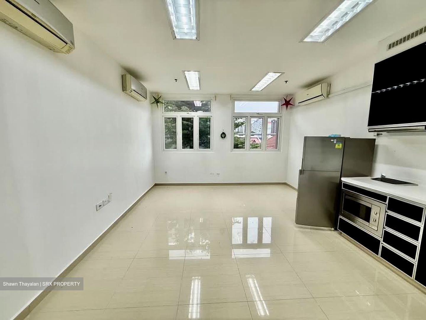 Soho Life (D15), Office #579073661